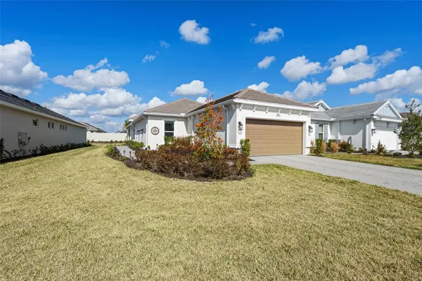 Property Slideshow image 3 of 77 | 29563 velletri ln, Wesley Chapel, FL, 33543