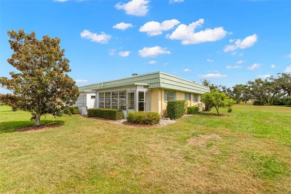 Property Slideshow image 2 of 65 | 102 cambridge trl 217, Sun City Center, FL, 33573