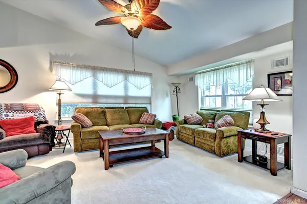 Property Slideshow image 3 of 41 | 272 glen dr, Brookhaven, NY, 11961