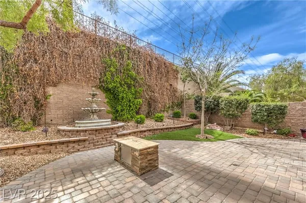Property Slideshow image 3 of 37 | 2413 hamonah dr, Henderson, NV, 89044