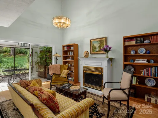 Property Slideshow image 3 of 27 | 102 crowfields dr, Asheville, NC, 28803