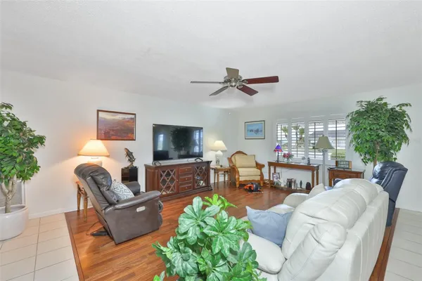 Property Slideshow image 2 of 45 | 684 allegheny dr, Sun City Center, FL, 33573
