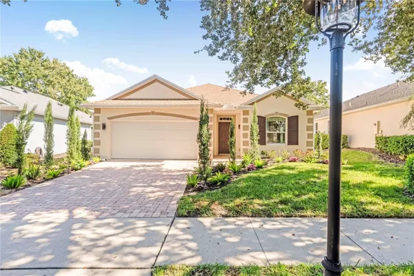 Property Slideshow image 2 of 33 | 123 avenham dr, Deland, FL, 32724