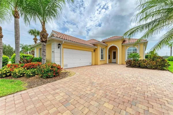 Property Slideshow image 2 of 65 | 5827 benevento dr, Sarasota, FL, 34238