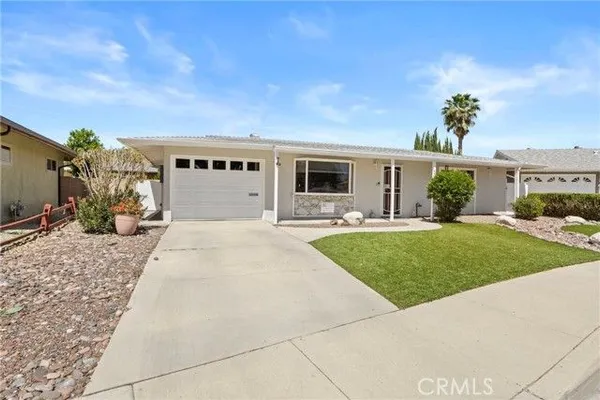 Property Slideshow image 2 of 41 | 541 shasta way, Hemet, CA, 92543