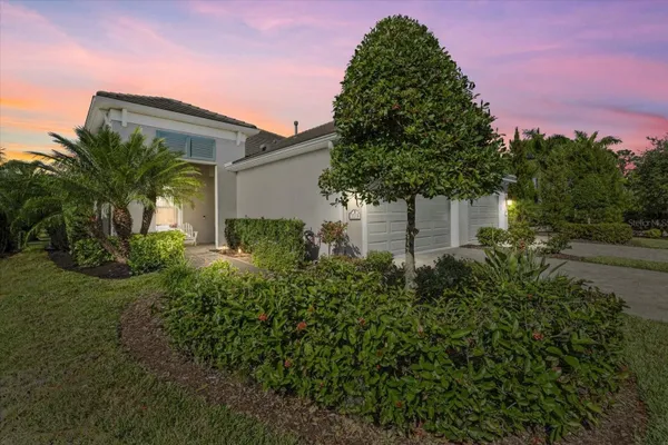 Property Slideshow image 2 of 41 | 3008 sky blue cv, Lakewood Ranch, FL, 34211