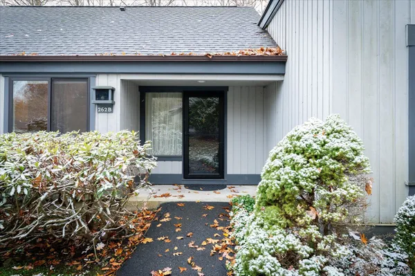 Property Slideshow image 3 of 44 | 262 heritage hls b, Somers, NY, 10589