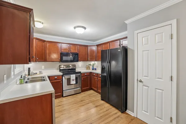 Property Slideshow image 3 of 68 | 704 village green cir, Murfreesboro, TN, 37128