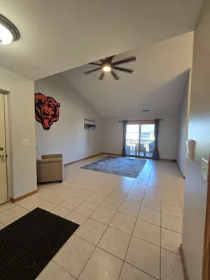 Property Slideshow image 2 of 10 | 6252 kallsen dr 4, Tinley Park, IL, 60477