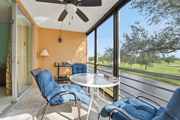 Property Slideshow image 2 of 26 | 7461 w country club dr 301, Sarasota, FL, 34243