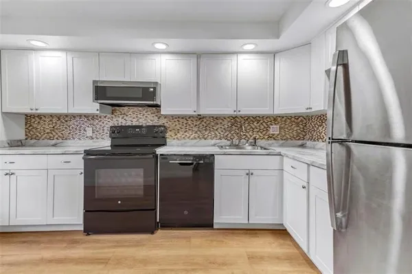 Property Slideshow image 3 of 18 | 3001 nw 46th ave 310, Lauderdale Lakes, FL, 33313