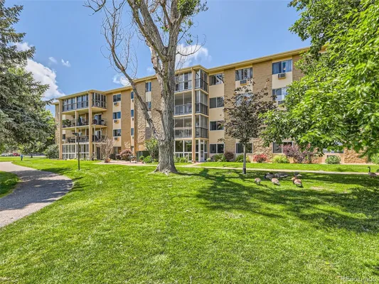 Property Slideshow image 2 of 19 | 13609 e cornell ave 102, Aurora, CO, 80014