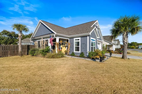 Property Slideshow image 2 of 56 | 123 bella port ln, Wilmington, NC, 28412