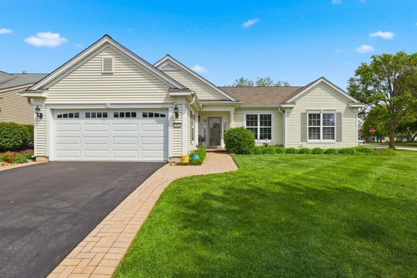 Property Slideshow image 2 of 34 | 13410 abbington dr, Huntley, IL, 60142