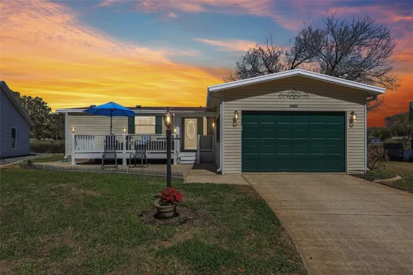 Property Slideshow image 3 of 58 | 25736 oak aly, Leesburg, FL, 34748