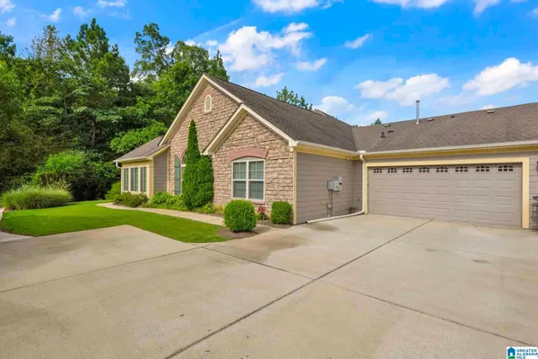 Property Slideshow image 3 of 32 | 141 cornerstone ct 141, Birmingham, AL, 35022