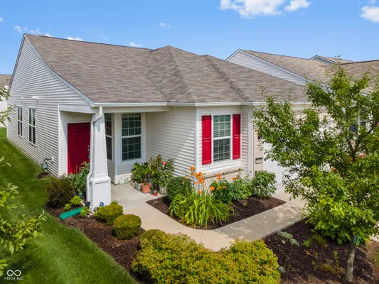 Property Slideshow image 2 of 49 | 13456 ravenswood trl, Fishers, IN, 46037