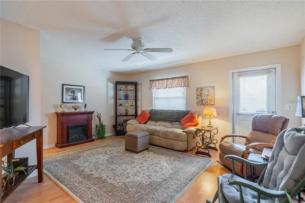 Property Slideshow image 3 of 16 | 709 w brockton pl na, Sun City Center, FL, 33573