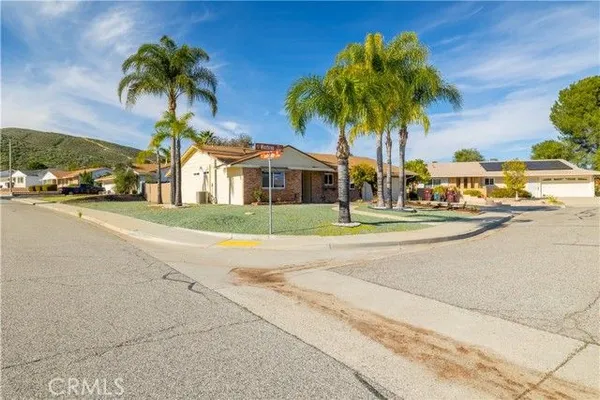Property Slideshow image 3 of 24 | 28061 winthrop ct, Menifee, CA, 92586
