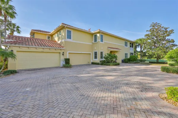 Property Slideshow image 3 of 56 | 1417 emerald dunes dr, Sun City Center, FL, 33573