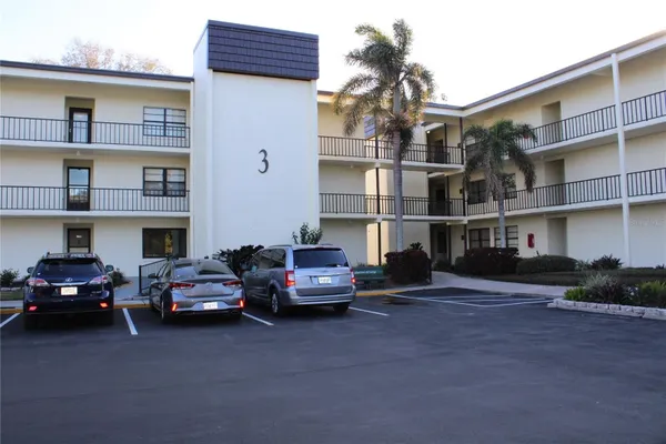 Property Slideshow image 2 of 26 | 14130 rosemary ln 3203, Largo, FL, 33774