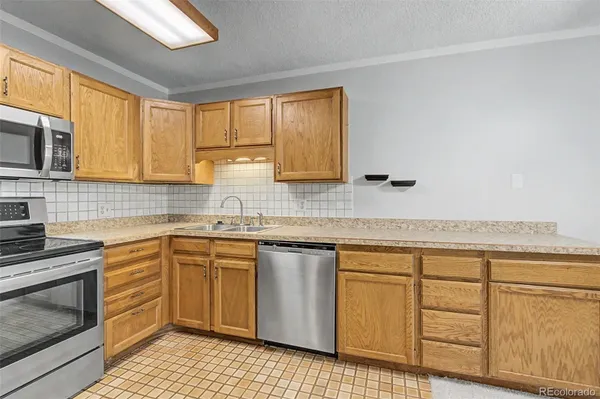 Property Slideshow image 2 of 50 | 13500 e cornell ave 205, Aurora, CO, 80014