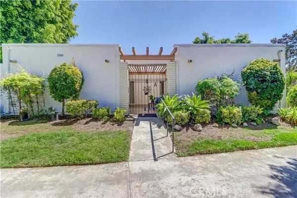 Property Slideshow image 2 of 53 | 2306 via puerta a, Laguna Woods, CA, 92637