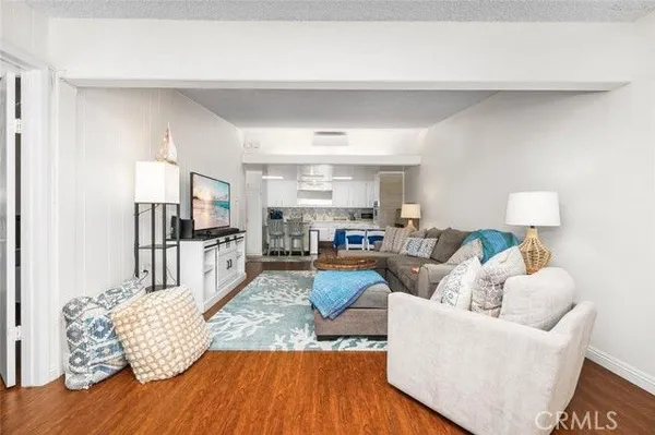 Property Slideshow image 3 of 16 | 13760 alderwood 85i, Seal Beach, CA, 90740
