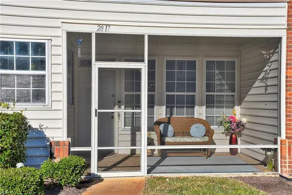 Property Slideshow image 2 of 50 | 2817 majestic oak ct, Virginia Beach, VA, 23456