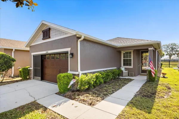 Property Slideshow image 2 of 35 | 22024 belgian ct, Mount Dora, FL, 32757