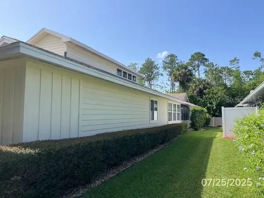 Property Slideshow image 3 of 32 | 18 treetop cir, Ormond Beach, FL, 32174