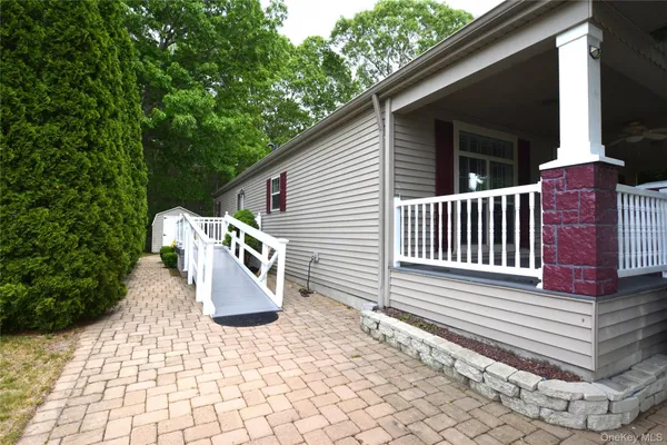 Property Slideshow image 3 of 24 | 1661 old country rd 516, Riverhead, NY, 11901
