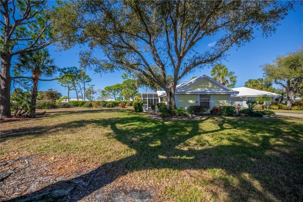 Property Slideshow image 3 of 61 | 711 brightside crescent dr 40, Venice, FL, 34293