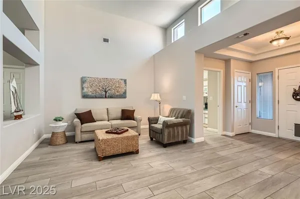 Property Slideshow image 3 of 36 | 10309 broom hill dr, Las Vegas, NV, 89134