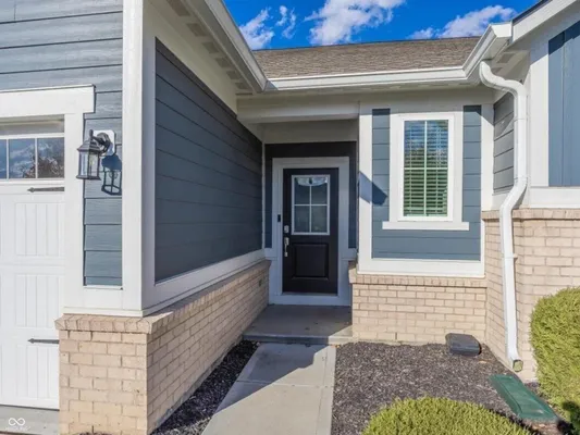 Property Slideshow image 3 of 28 | 5316 chambers ct, Mccordsville, IN, 46055