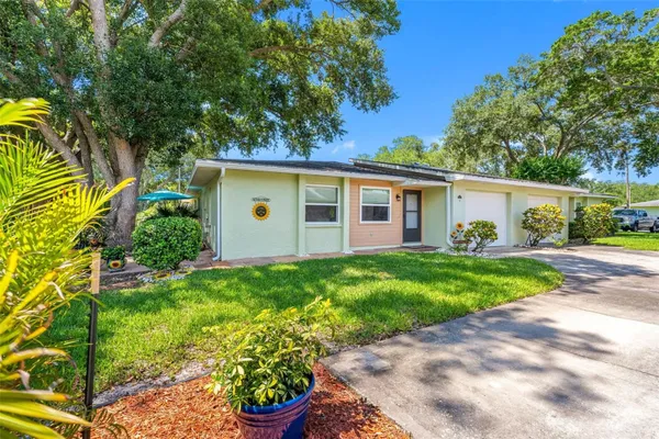 Property Slideshow image 2 of 22 | 1150 orange tree cir d, Palm Harbor, FL, 34684