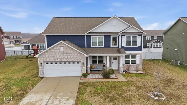 Property Slideshow image 2 of 64 | 6809 bryant pl, Plainfield, IN, 46168