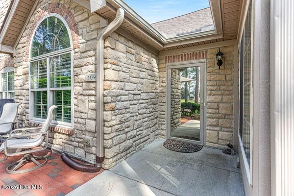 Property Slideshow image 2 of 47 | 109 essex pl, Southern Pines, NC, 28387