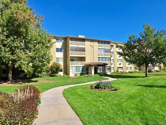 Property Slideshow image 2 of 31 | 650 s alton way apt 10c, Denver, CO, 80247