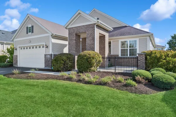 Property Slideshow image 2 of 45 | 2824 chevy chase ln, Naperville, IL, 60564