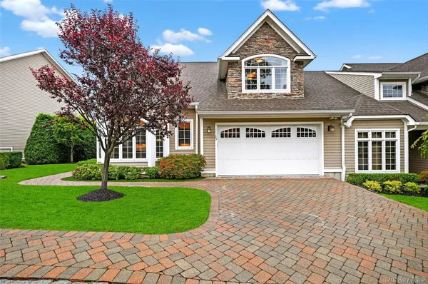 Property Slideshow image 2 of 44 | 29 michael roberts ct, Pearl River, NY, 10965