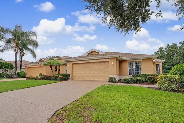 Property Slideshow image 2 of 32 | 2241 worthington greens dr, Sun City Center, FL, 33573