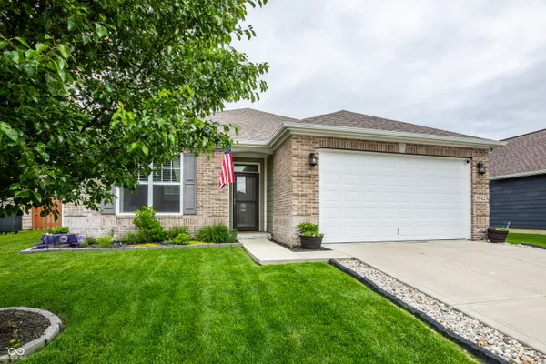 Property Slideshow image 2 of 32 | 8842 kipling dr, Indianapolis, IN, 46239