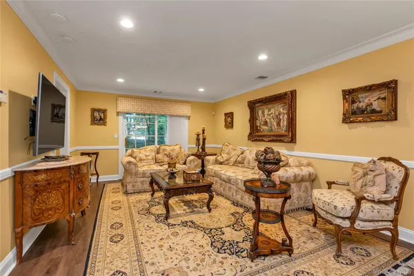 Property Slideshow image 3 of 23 | 1125 savoy dr, Huntington, NY, 11747