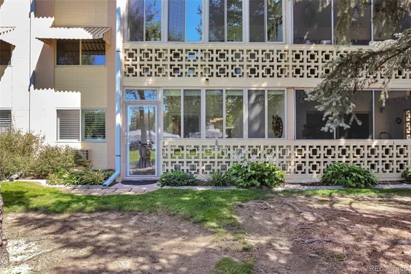 Property Slideshow image 2 of 25 | 650 s clinton st apt 3a, Denver, CO, 80247