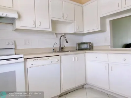 Property Slideshow image 2 of 15 | 7205 nw 4th pl 202, Margate, FL, 33063