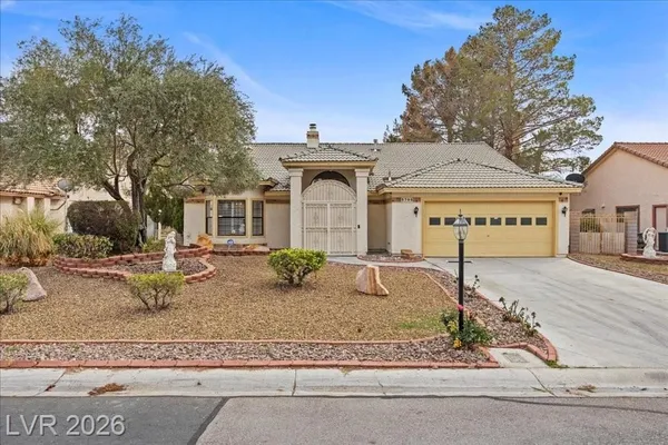 Property Slideshow image 3 of 57 | 5705 palma del sol way, Las Vegas, NV, 89130