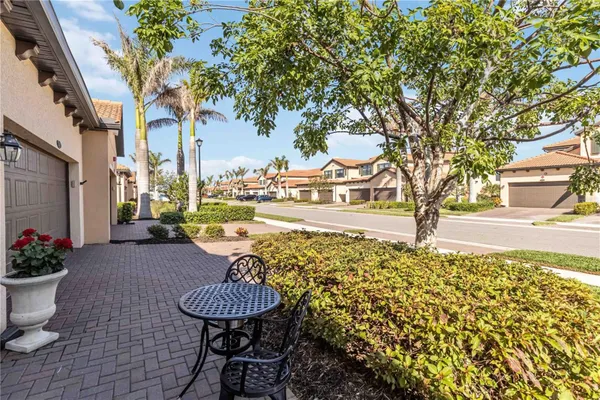 Property Slideshow image 3 of 68 | 10797 tarflower dr 202, Venice, FL, 34293