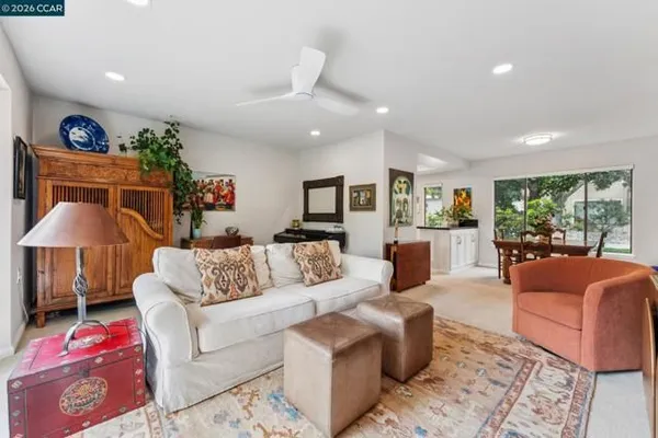Property Slideshow image 2 of 34 | 1316 singingwood ct 4, Walnut Creek, CA, 94595