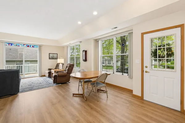 Property Slideshow image 3 of 18 | 14060 moraine hills dr 14060, Huntley, IL, 60142